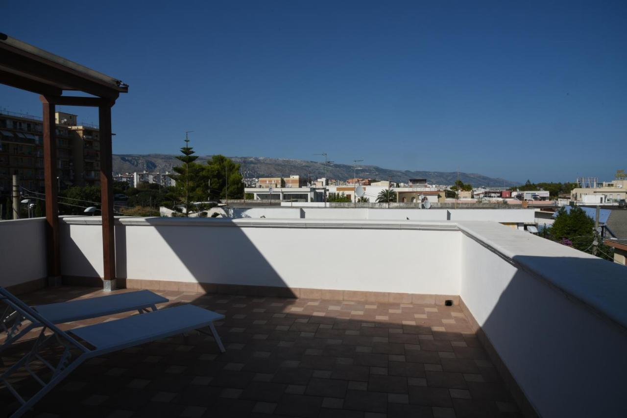 VILLA MAMITAS - Terrazza panoramica - box privato - servizio spiaggia Siponto Esterno foto